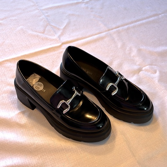 Madden Girl  Black Moccasin.Size 8 1/2. - Picture 2 of 9